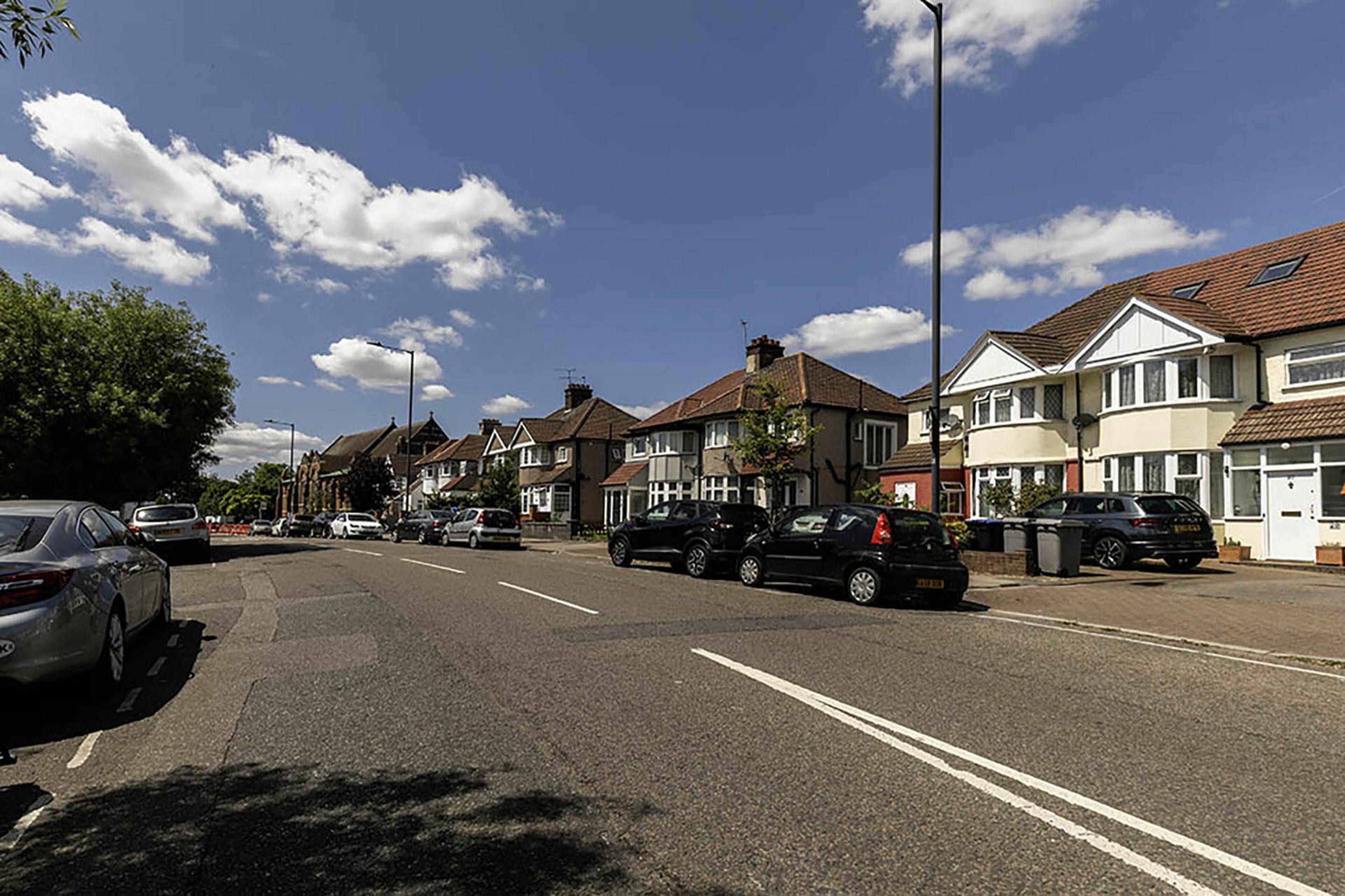 Stunning Large Detached House Dollis Hill Lane, Dollis Hill NW2